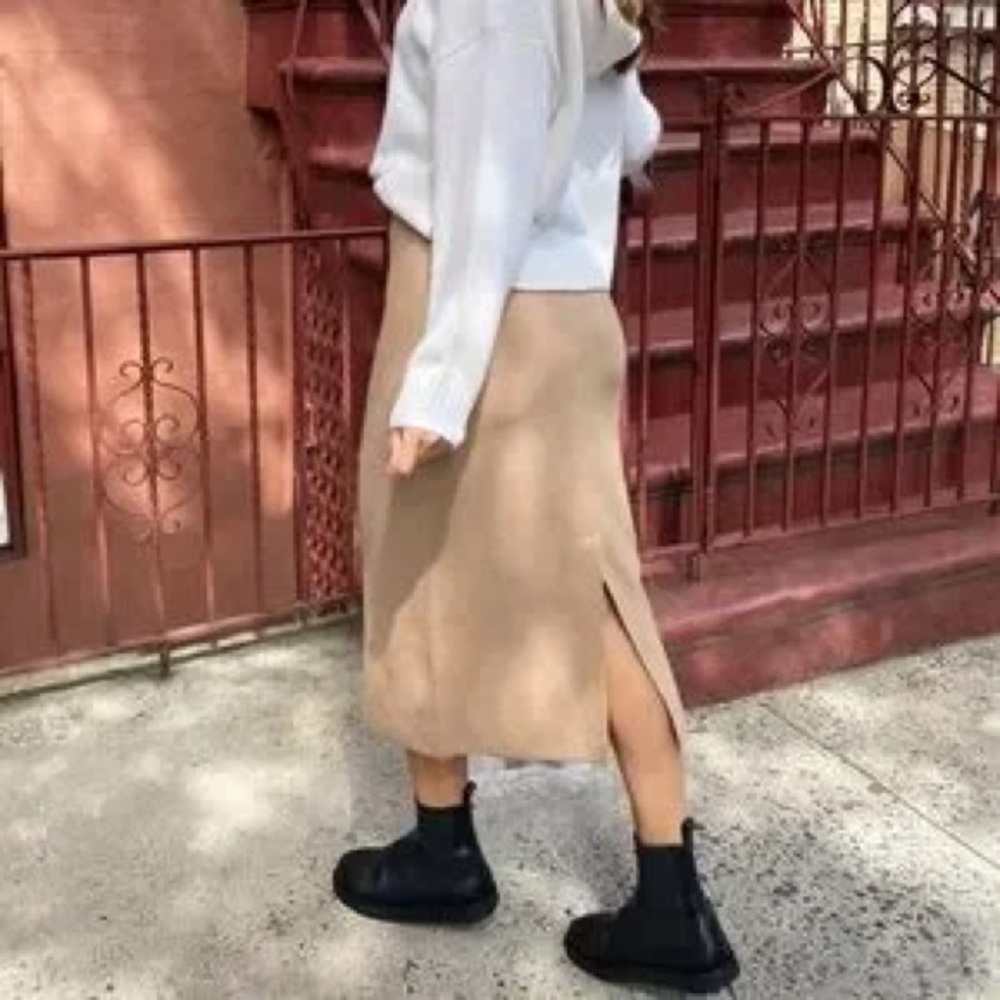 Aritzia Babaton Tan Knit Midi Pencil Skirt High Waist Back Slit Minimalist M - Picture 5 of 13